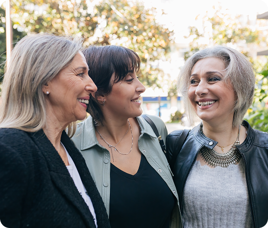 Drie lachende vrouwen