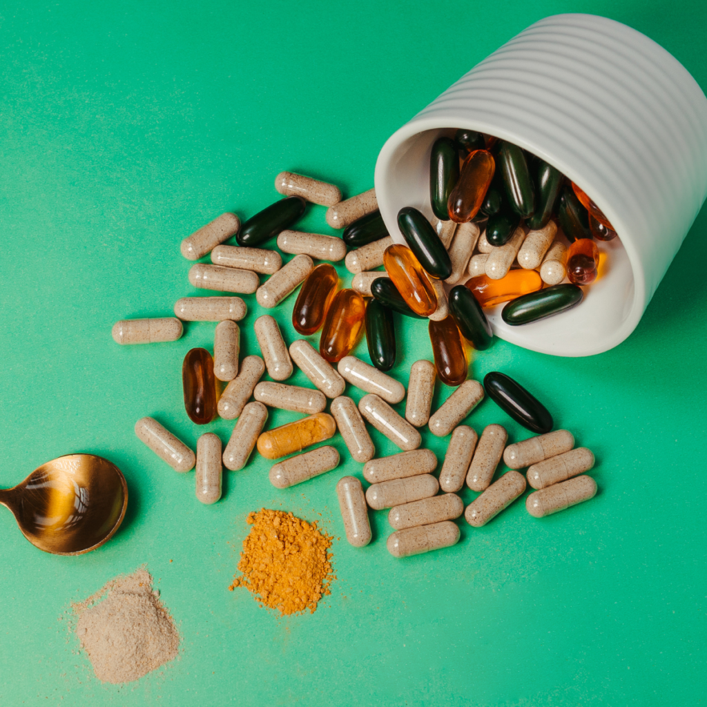 Supplementen & natuurlijke middelen bij overgangsklachten